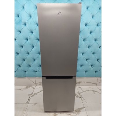 Холодильник Indesit DS 4180 S B