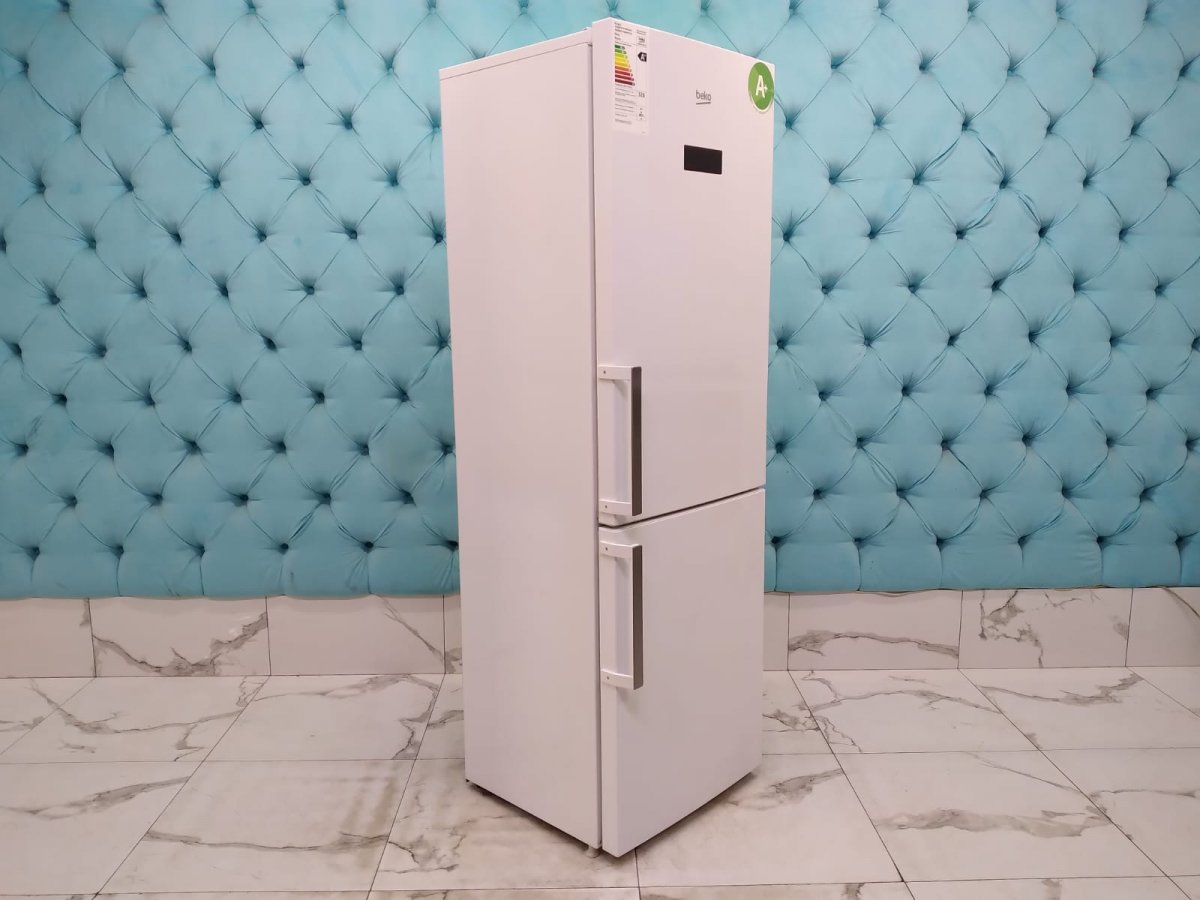 Холодильник бу Beko RCNK321W21W