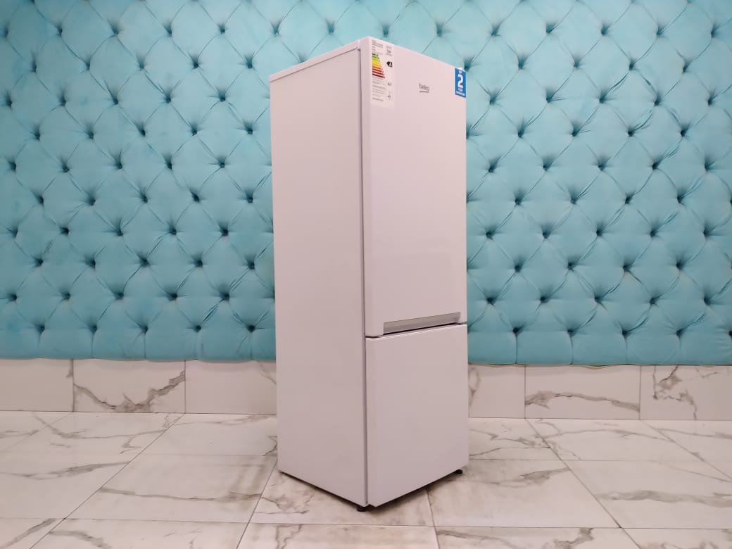 Холодильник бу Beko RCSK 250M00W