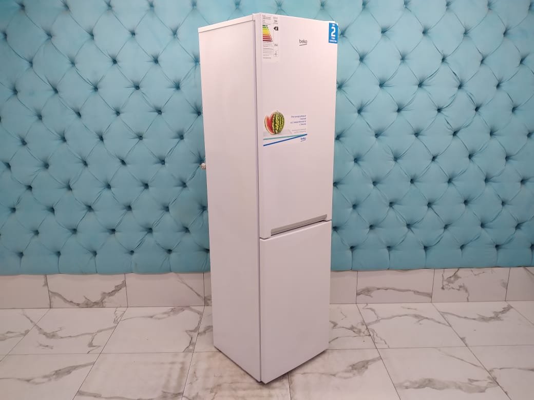 Холодильник бу Beko RCSK335M20W