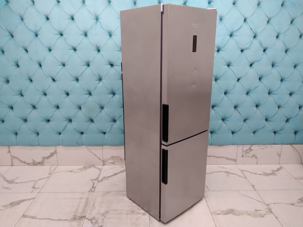 Холодильник бу Ariston HF5180S