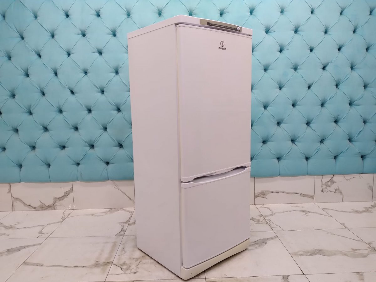 Холодильник бу Indesit