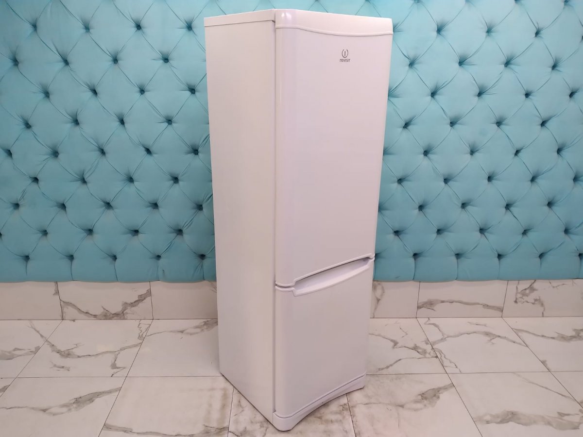 Холодильник бу Indesit