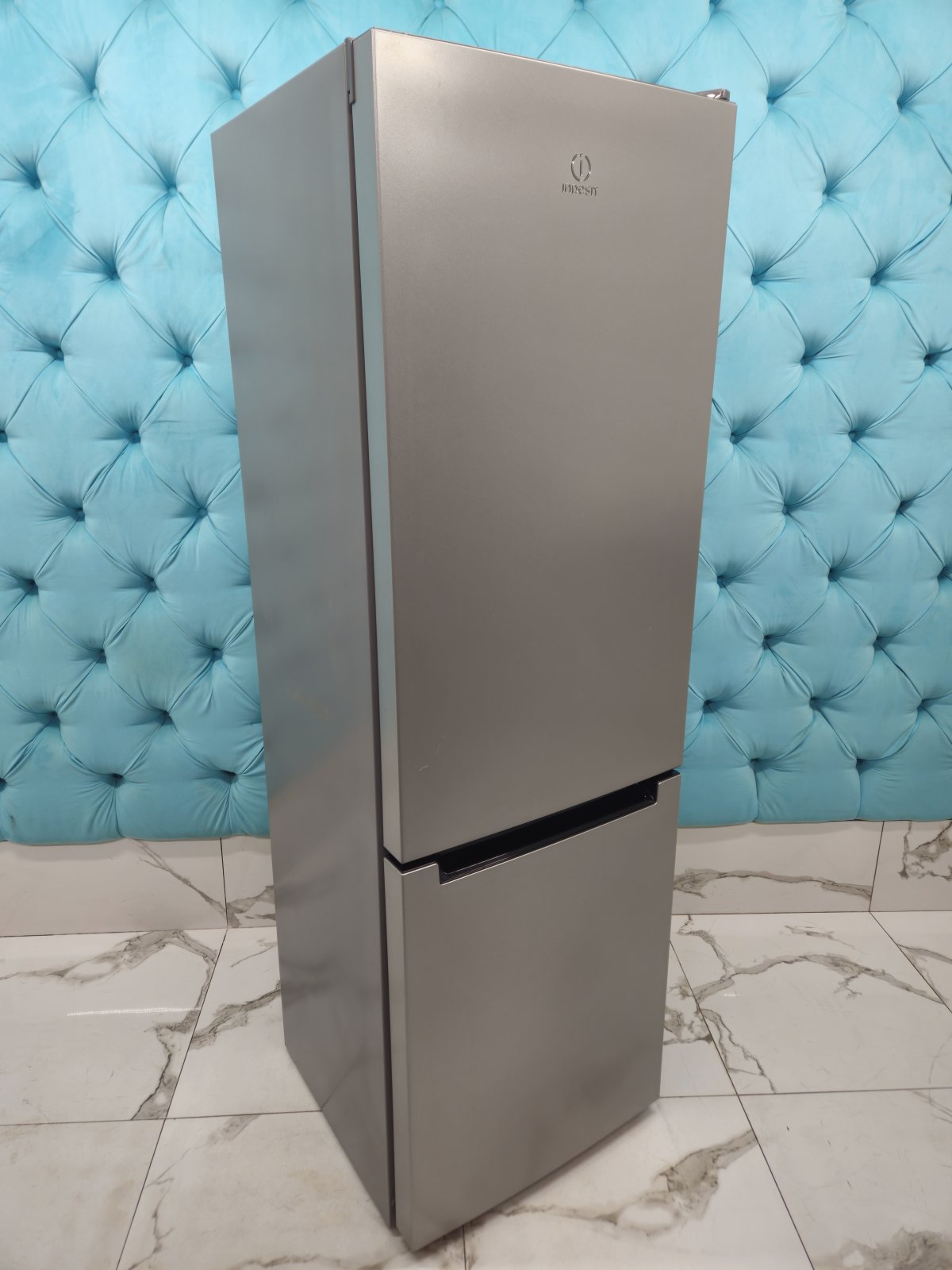 Холодильник Indesit DS 4180 S B