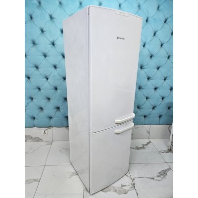 Холодильник Bosch KGS36X26
