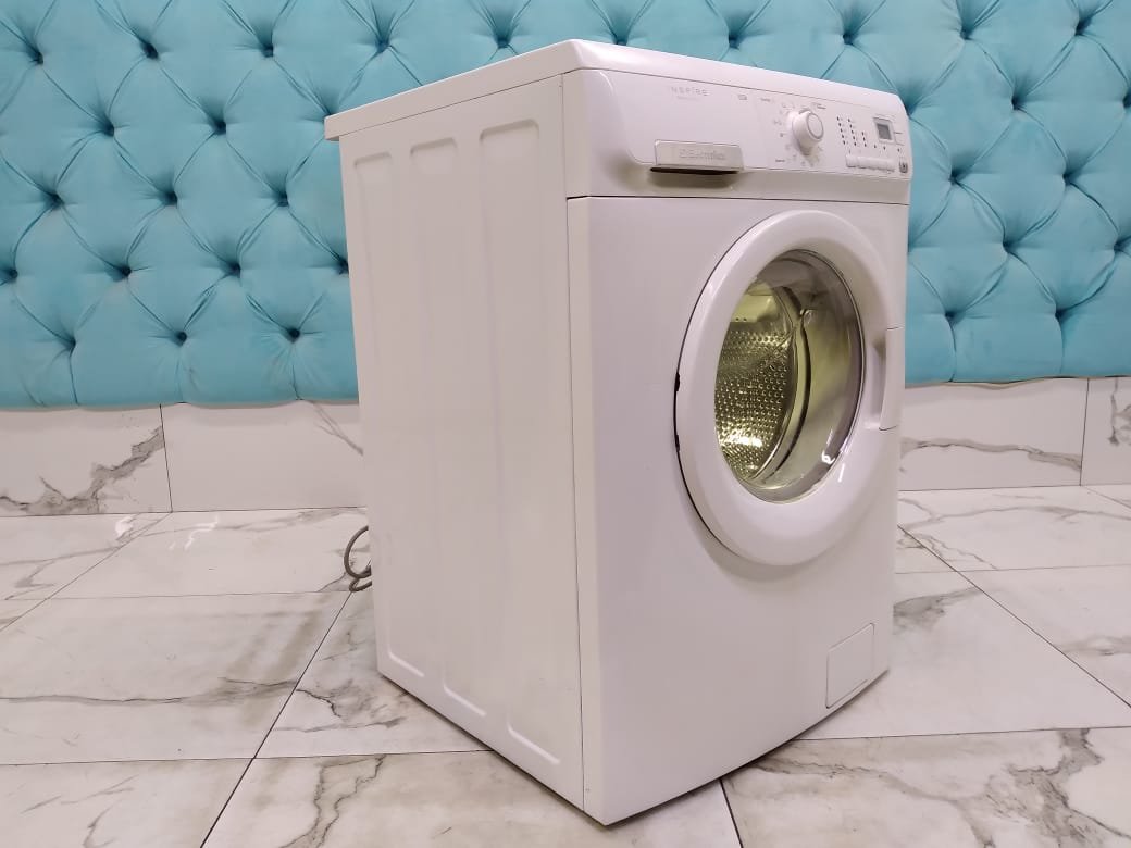Стиральная машина бу Electrolux EWW12470 W