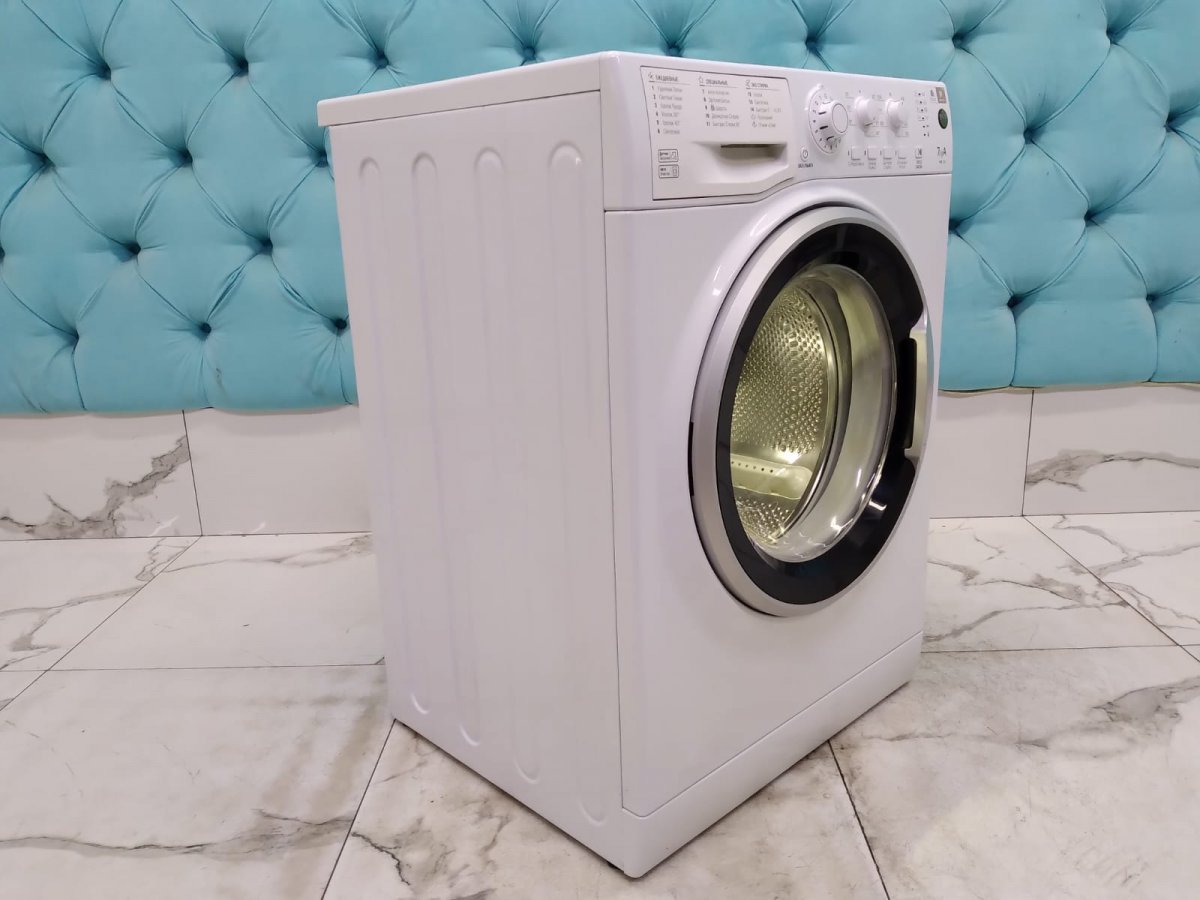 Стиральная машина бу Ariston WML 705