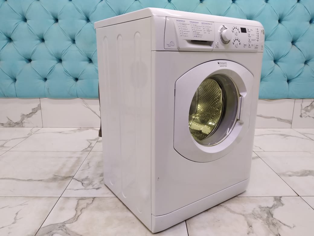 Стиральная машина бу Ariston AVC 6105