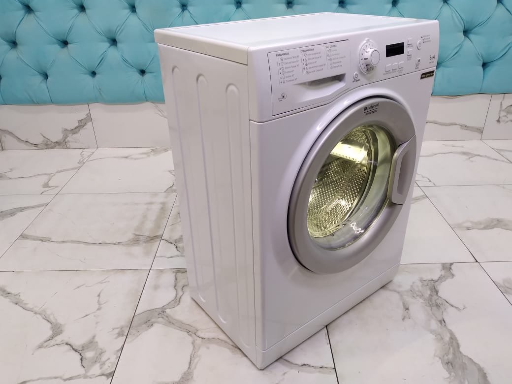 Стиральная машина бу Ariston WMSF6038