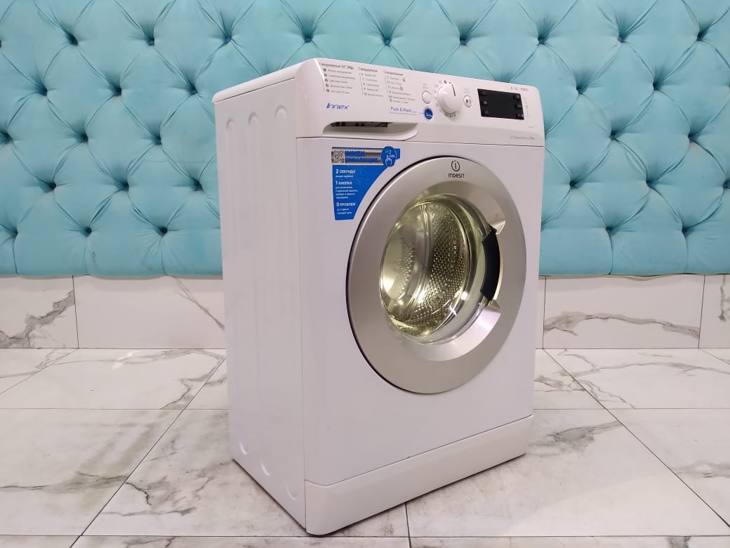 Стиральная машина бу Indesit BWSE 61051