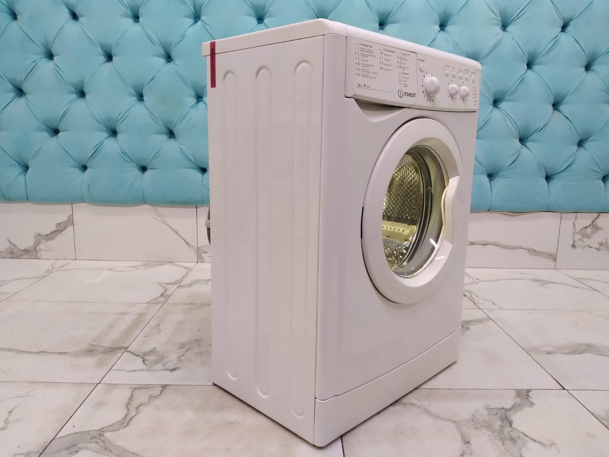 Стиральная машина бу Indesit IWSC 6105