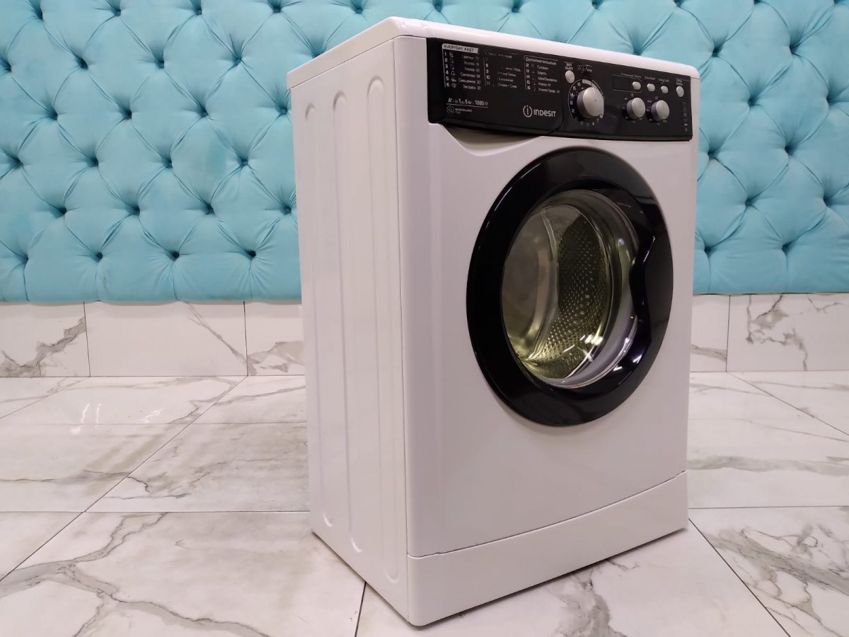 Стиральная машина бу Indesit EWSD 51031