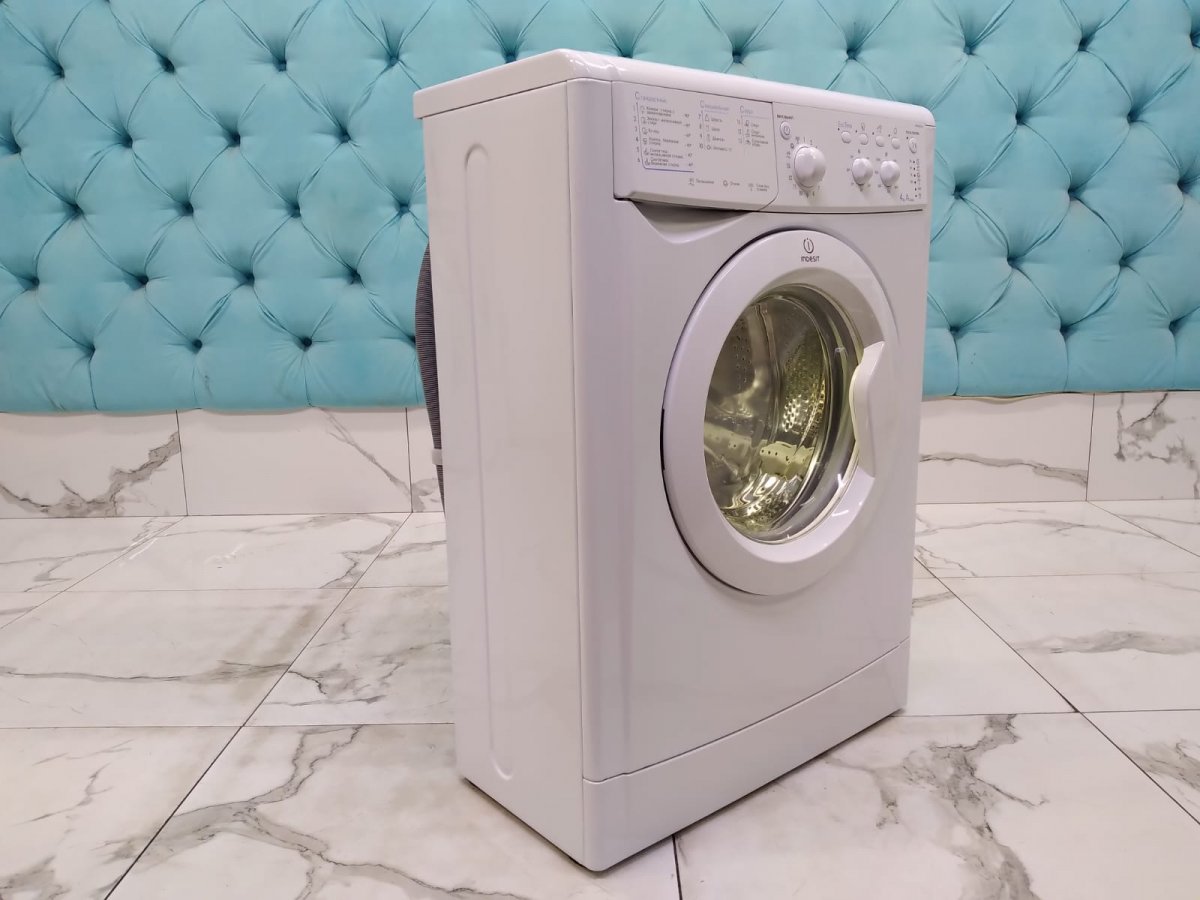 Стиральная машина бу Indesit IWUC 4105