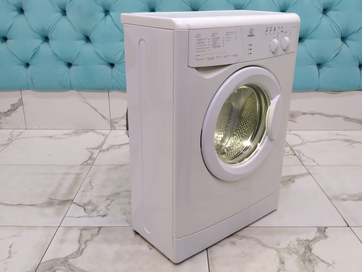 Стиральная машина бу Indesit WIUN 102