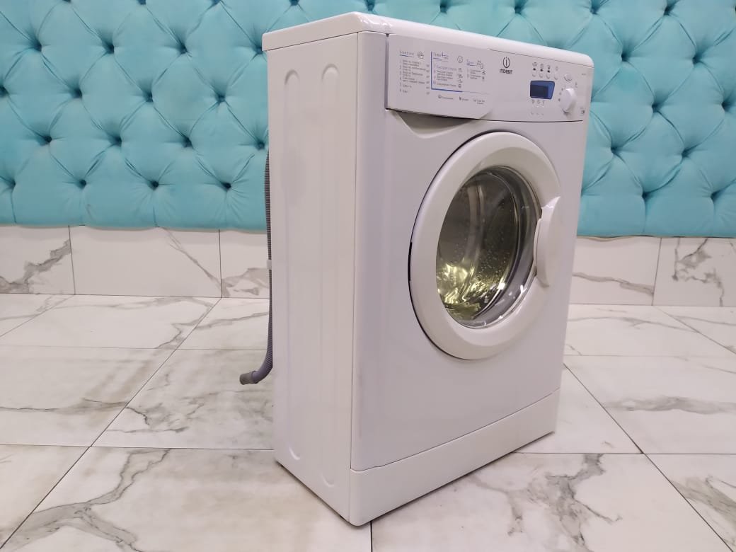 Стиральная машина бу Indesit WIUE10