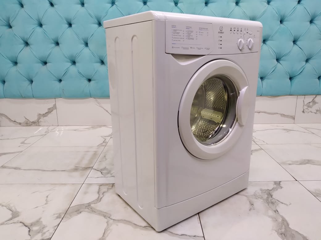 Стиральная машина бу Indesit WISL 102